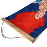 Textielposter vrouw met rood haar en bloemen - Hülya 