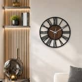 Design wandklok Hout & Staal met walnoot hout look en Romeinse cijfers Ø40 cm 