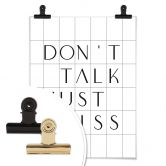Poster mit Raster - Don't talk just kiss 