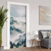 Türfolie Geheimnisvoller Nebel im Wald - SpaceFrog Designs - Selbstklebende Türdeko 