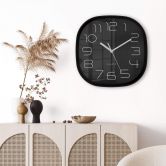 Minimalistische, moderne Wanduhr mit runden Ecken, schwarz | 29x29 cm 