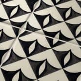 Fliesenaufkleber Geometrische Ornamente in schwarz-beige - Treechild - 12er Set 